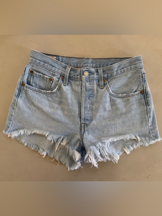 Levi's Pants - Levi’s 501 Light Wash Cutoff Shorts – Size W28